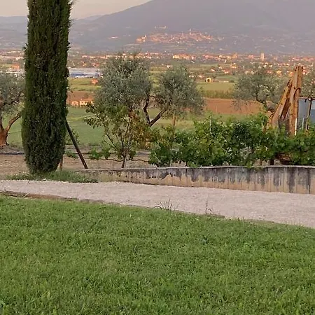 Casale In Collina Vista Assisi,brufa Di Torgiano Apartamento