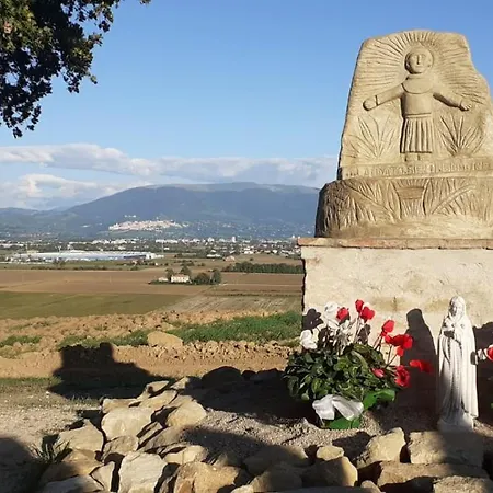 Casale In Collina Vista Assisi,brufa Di Torgiano